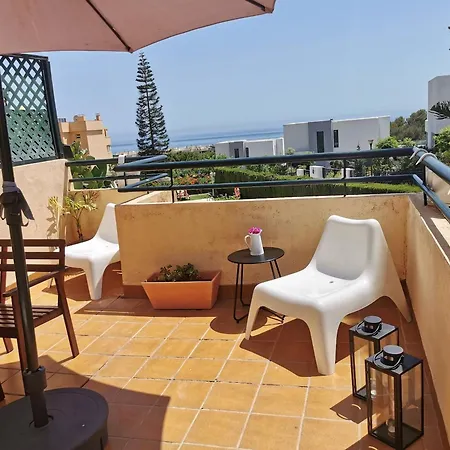 דירה Bright In Mijas Costa With Shared Pool