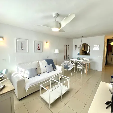 Bright In Mijas Costa With Shared Pool Апартаменты *